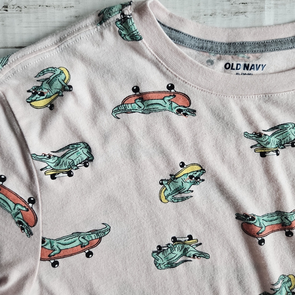 Old Navy Skate Boarding Alligator Pink Tee Size Youth XL